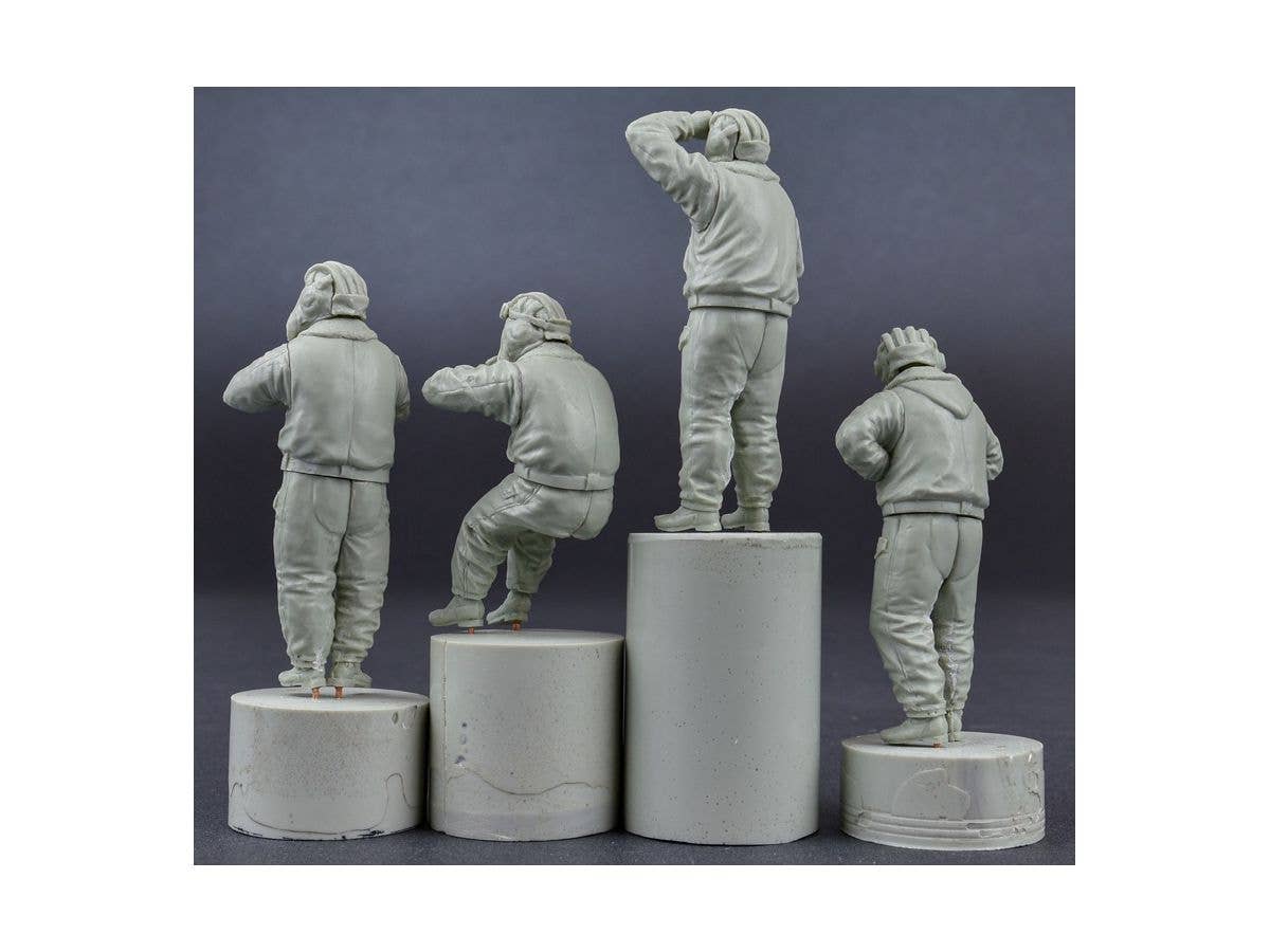 MiniArt 1/35 Soviet Tank Crew 1970-1980s. Winter Uniform | 4820183312587