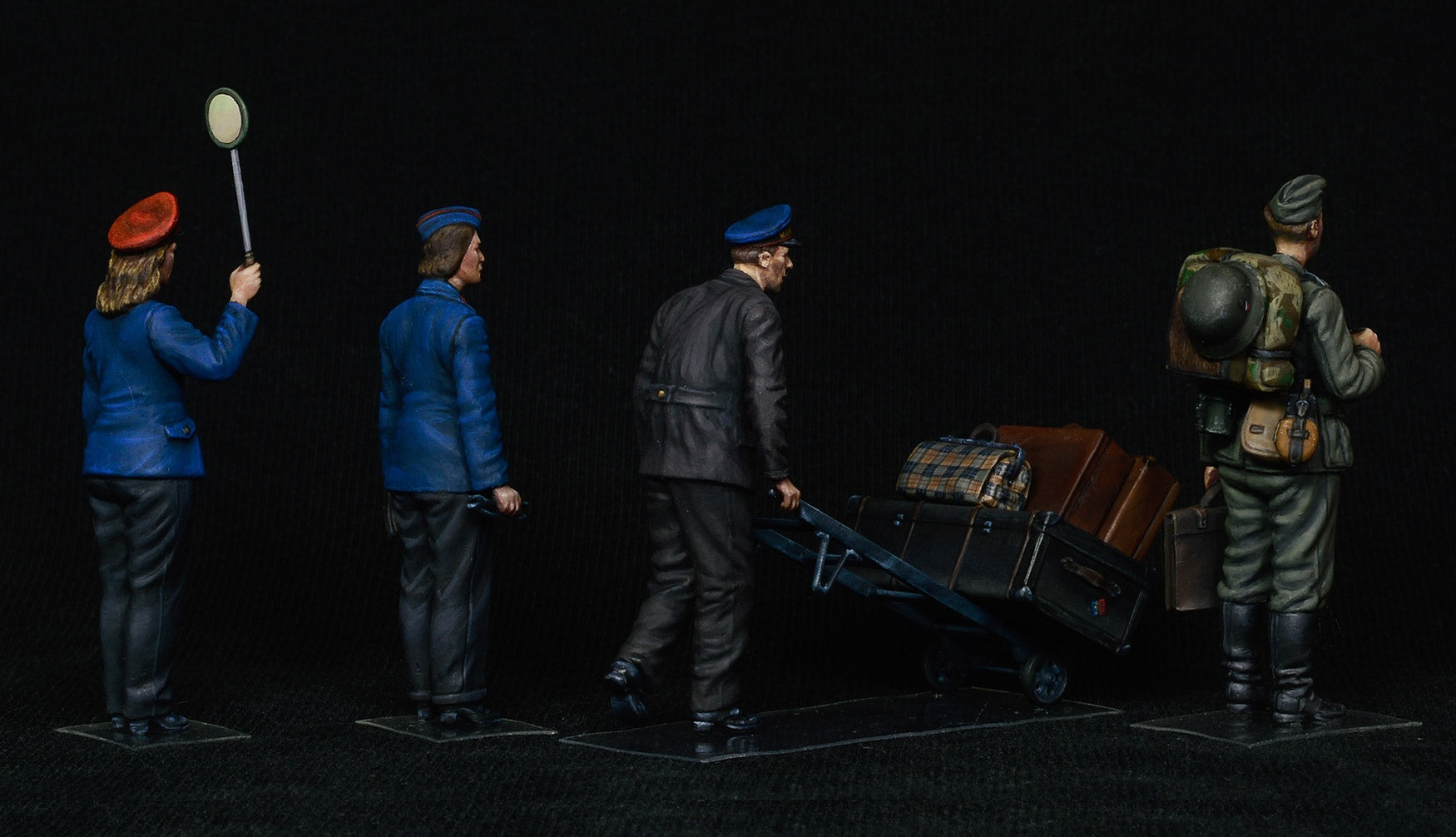 Miniart German Train Station Staff 1930 - 1940s (1/35) | 4820183312389