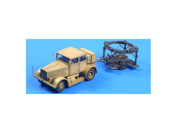 Special Armour 1/72 SS-100 Gigant Schwerer Radschlepper / Heavy Tractor | 8594071083625