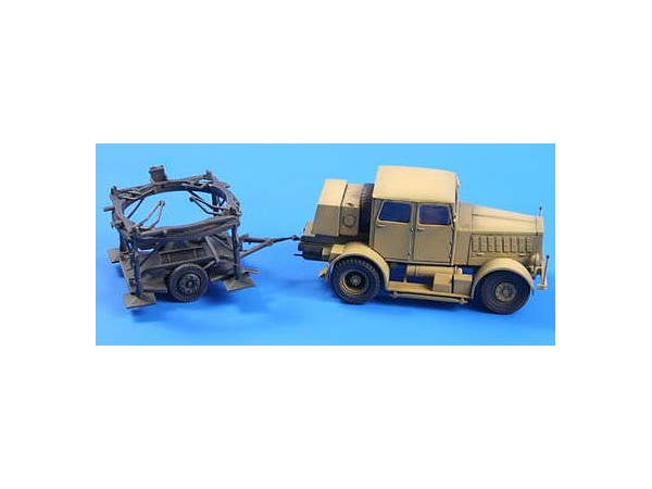 Special Armour 1/72 SS-100 Gigant Schwerer Radschlepper / Heavy Tractor | 8594071083625
