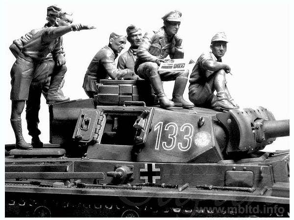 MASTER BOX 1/35 Rommel and German Tank Crew, DAK, WW II era | 4820113080425