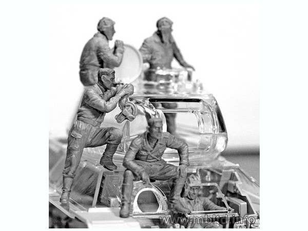 MASTER BOX 1/35 Soviet Tank Crew, 1943-1945 | 4820113080661