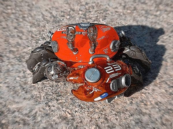 Orange Cat Industry Aquaculture Tank Series 008 Fiddler Crab (Silver Red) Model Kit | 6973848780288