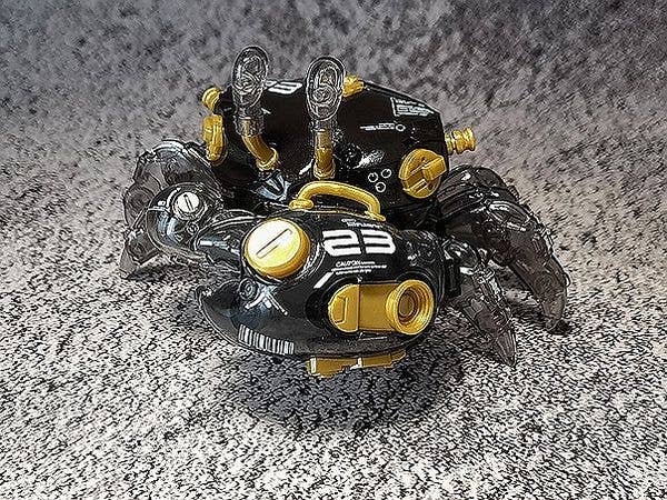 Orange Cat Industry Aquaculture Tank Series 007 Fiddler Crab (Gold Black) Model Kit | 6973848780271