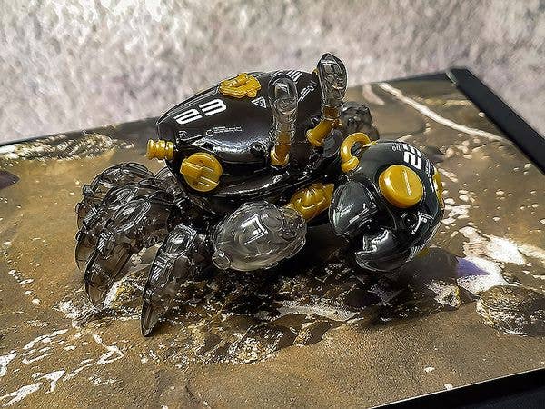Orange Cat Industry Aquaculture Tank Series 007 Fiddler Crab (Gold Black) Model Kit | 6973848780271
