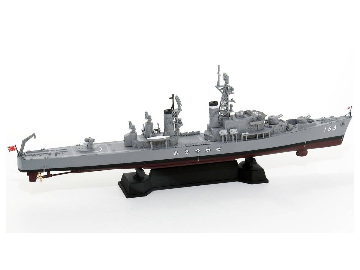 Pit Road 1/700 JMSDF DDG-163 'AMATSUKAZE' with ship name plate and photo etched parts of the flag and flagpole | 4986470067575