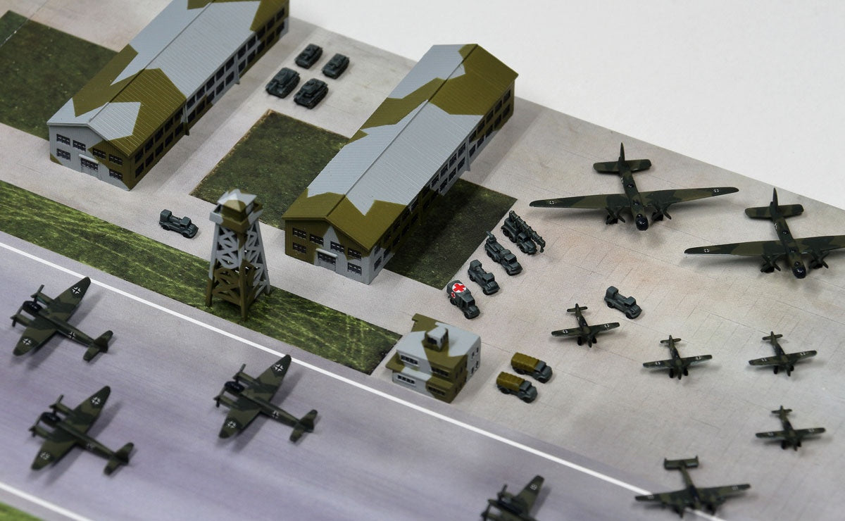 Pit Road 1/700 WWII German Air Force Base Construction Model