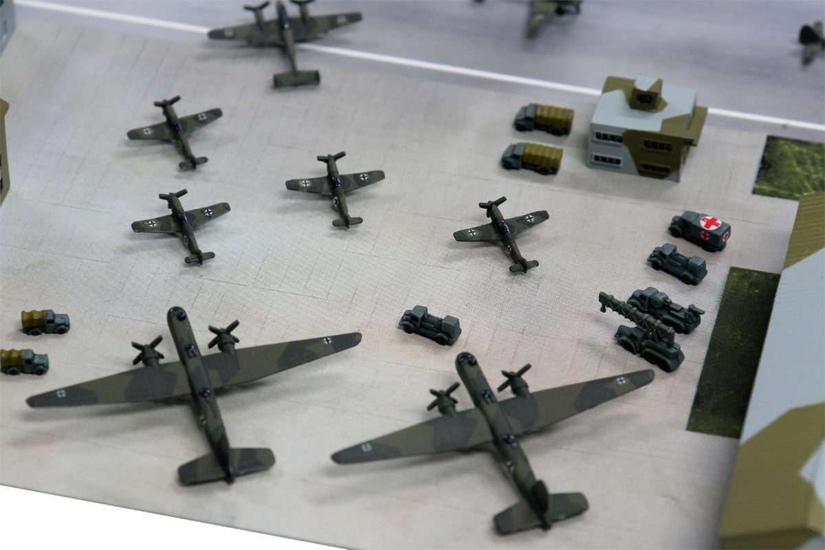 Pit Road 1/700 WWII German Air Force Base Construction Model
