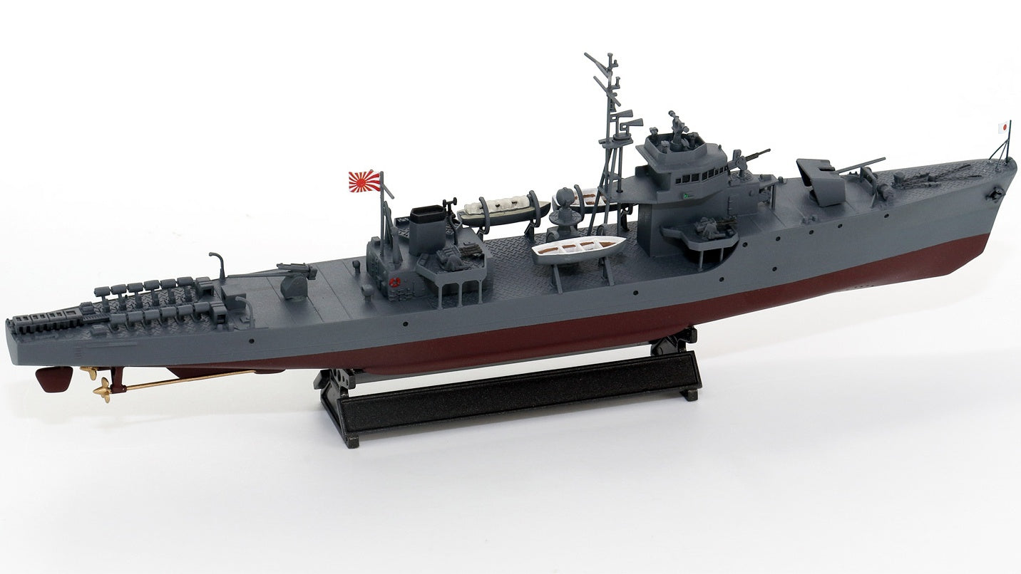 Pit Road 1/350 IJN Escort Type C 'HEI' (Early Type) with ship name plate and photo etched parts of the flag and flagpole