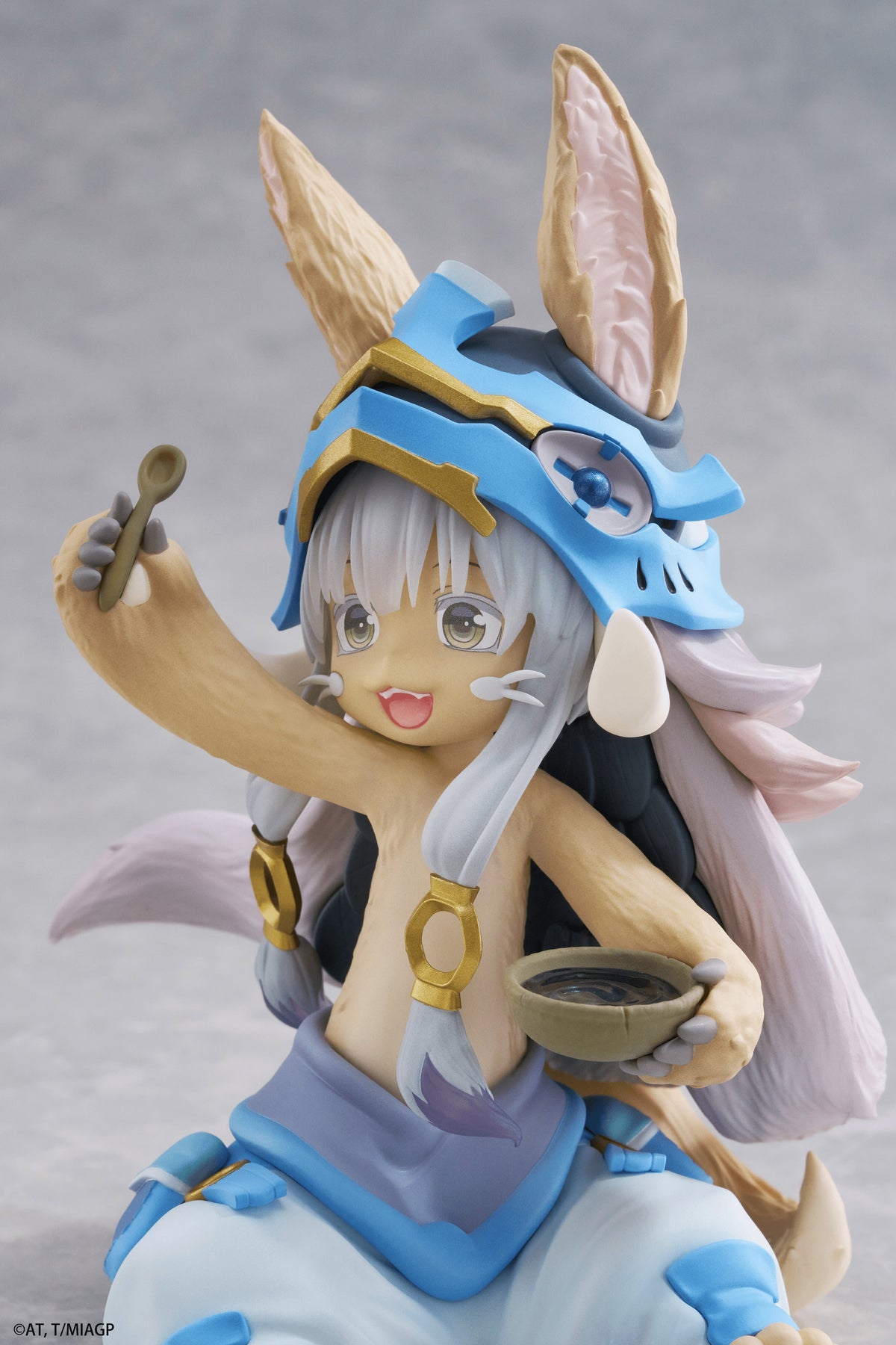 Made in Abyss: The Golden City of the Scorching Sun Desktop Cute Figure - Nanachi (Mealtime ver.)
