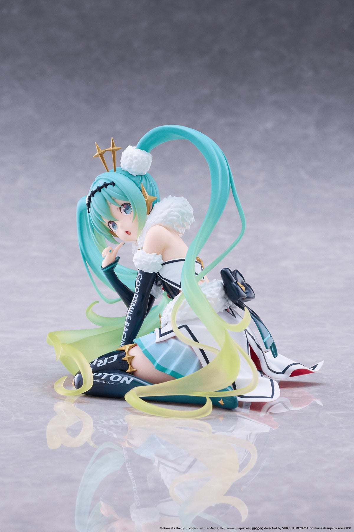 Racing Miku Figure - 2018Ver. Round 8