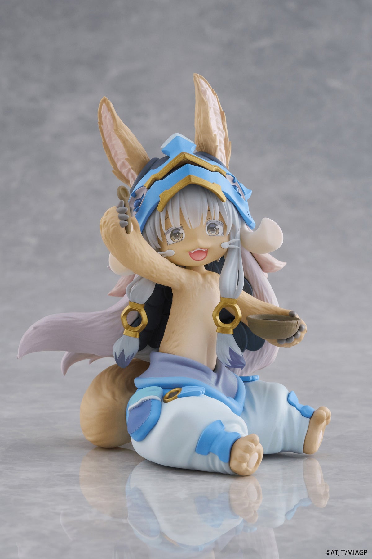 Made in Abyss: The Golden City of the Scorching Sun Desktop Cute Figure - Nanachi (Mealtime ver.)