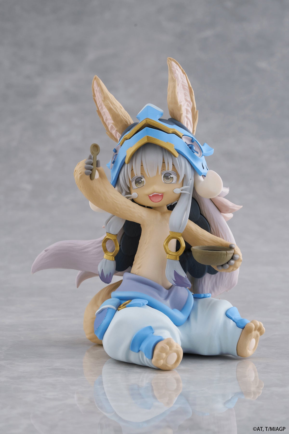 Made in Abyss: The Golden City of the Scorching Sun Desktop Cute Figure - Nanachi (Mealtime ver.)