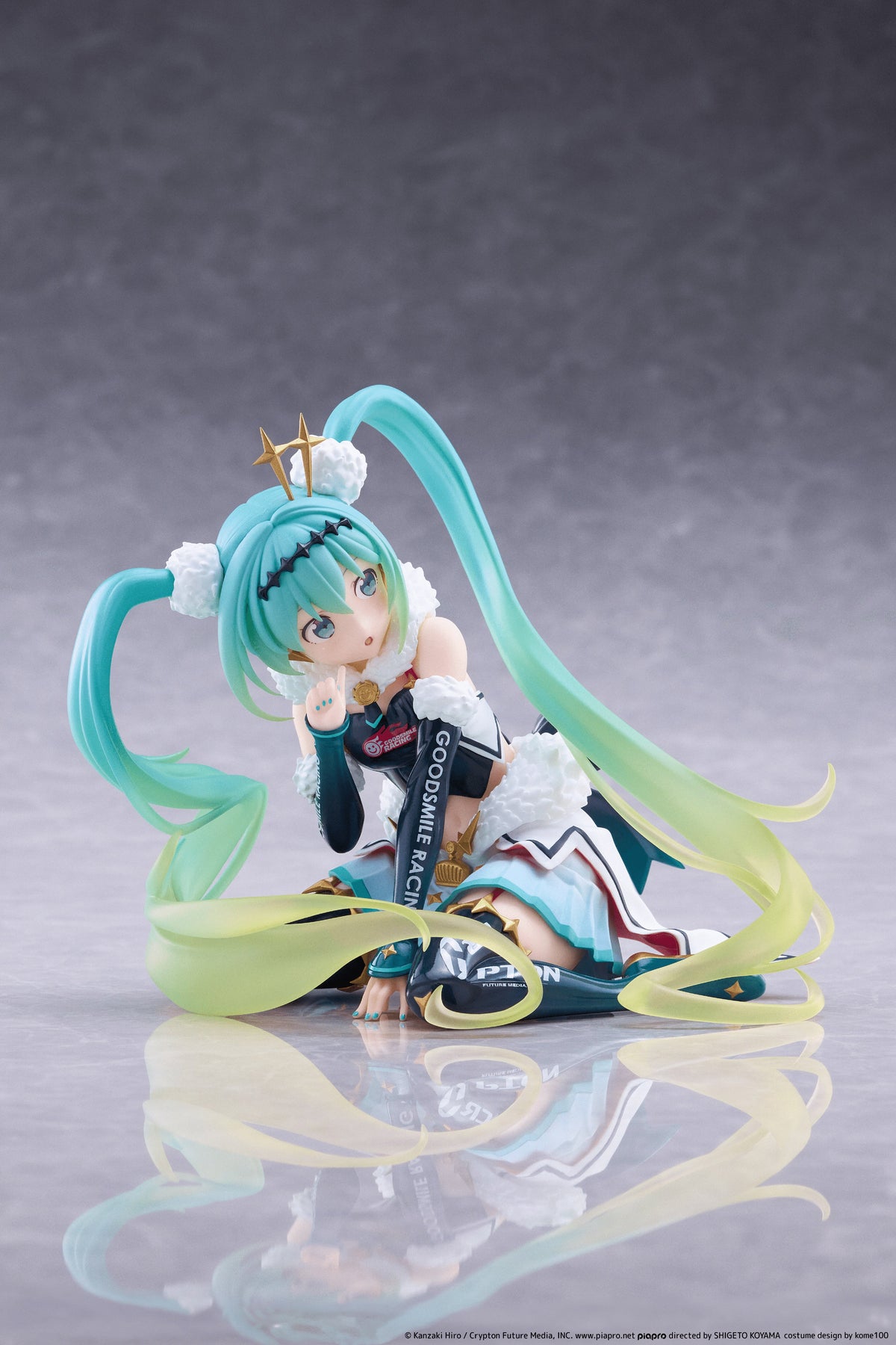 Racing Miku Figure - 2018Ver. Round 8