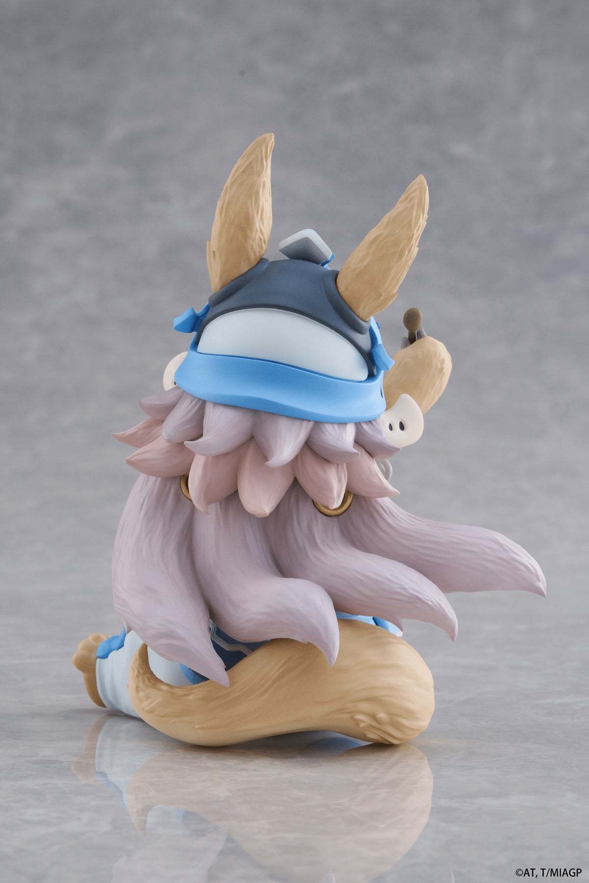 Made in Abyss: The Golden City of the Scorching Sun Desktop Cute Figure - Nanachi (Mealtime ver.)