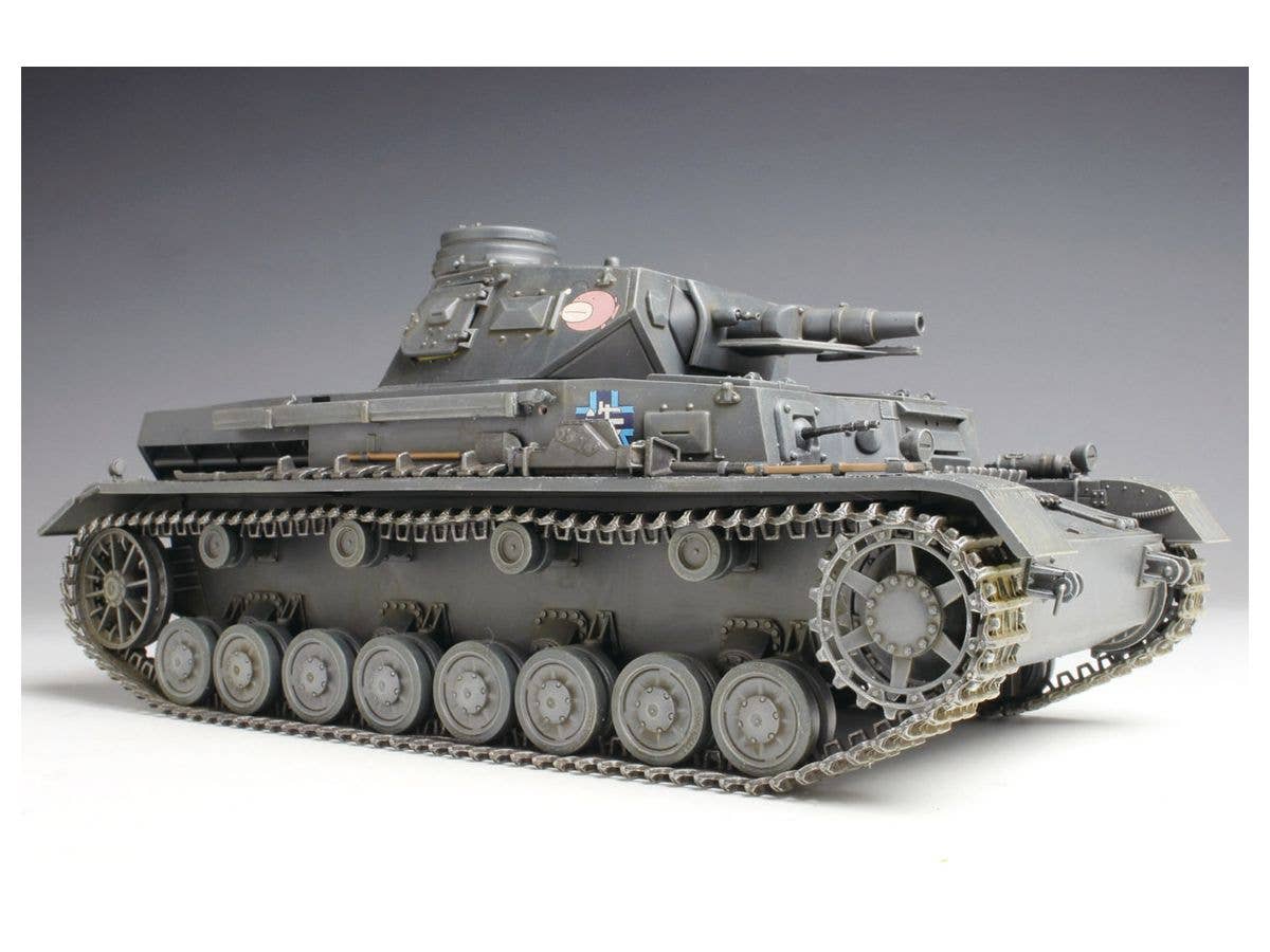 Platz 1/35 GIRLS und PANZER Pz.Kpfw.IV Ausf.D (F2 Ver) TEAM ANKOU Tank with Mini Prepainted Figure Set | 4545782071788