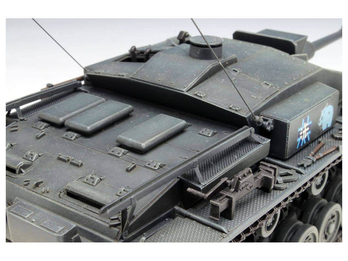 Platz 1/35 GIRLS und PANZER Sturmgeschutz III Ausf. F TEAM KABASAN Tank with Mini Prepainted Figure Set | 4545782071795