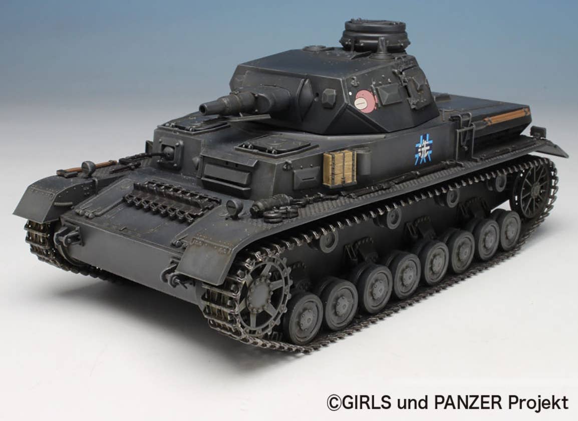 Platz 1/35 Girls Und Panzer Kampfwagen IV Ausf.D Team Ankou 10th Anniversary Special Edition | 4545782082326