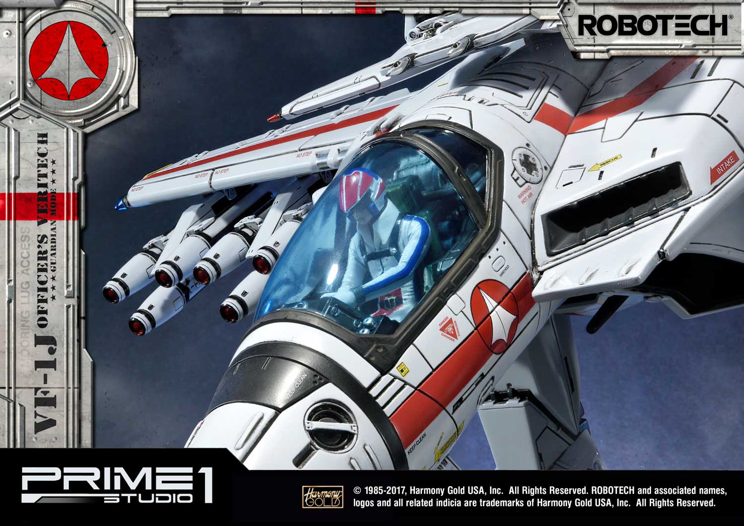 Premium Masterline Robotech VF-1J Officers Veritech Guardian Mode