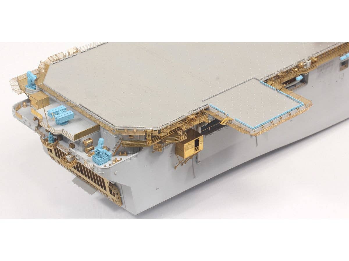 Pontos Model 1/350 USS LHD-2 Essex | 8806345680790