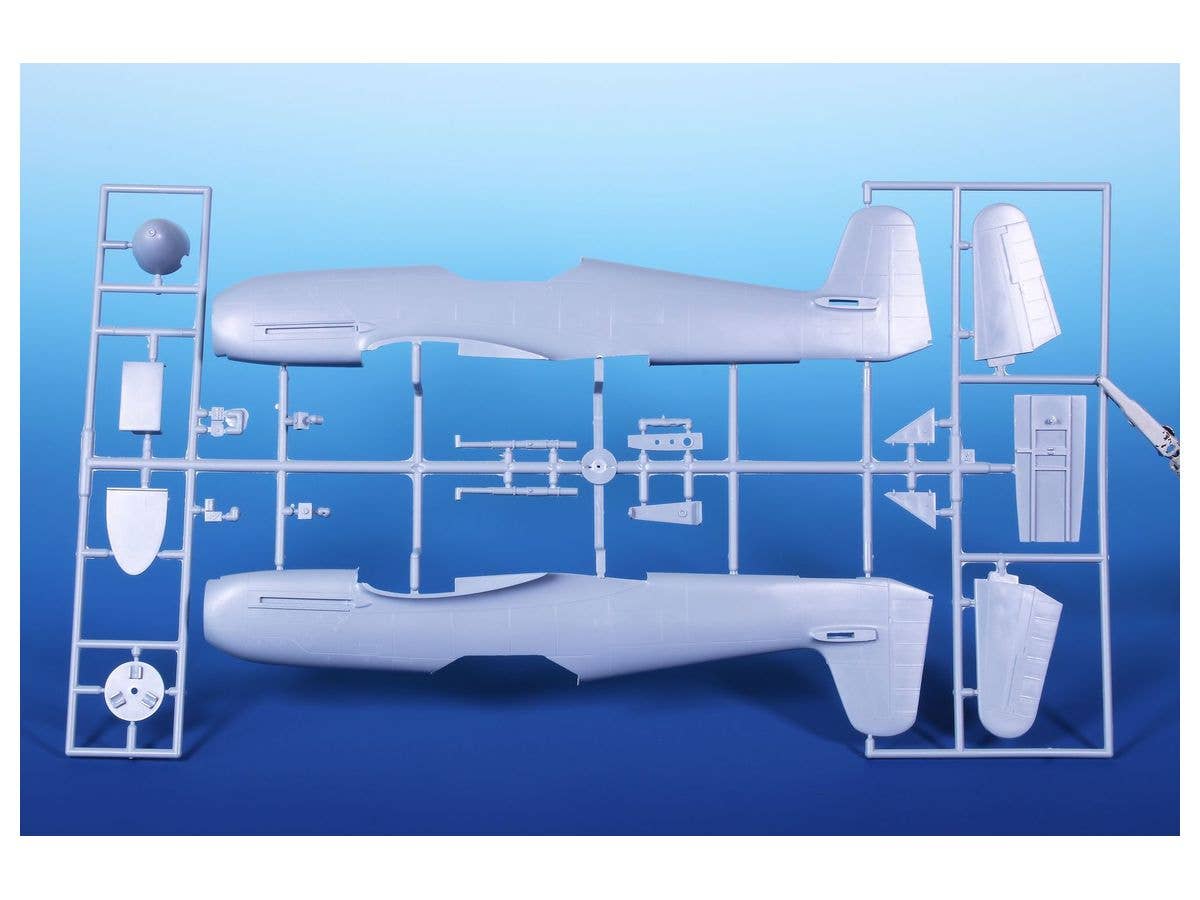 Special Hobby 1/32 Heinkel He 100D-1 'Propaganda Jager He 113' | 8594071081447