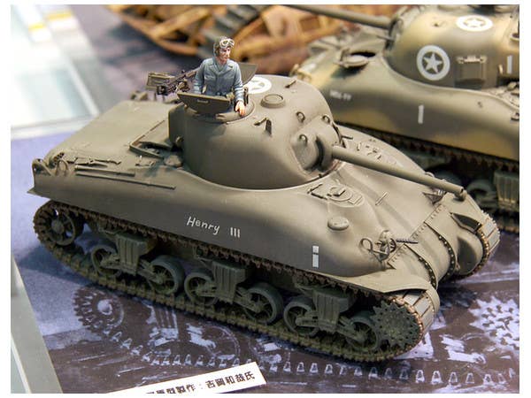 Asuka 1/35 U.S. Medium Tank M4A1 Sherman (Mid Production) | 4571229090609