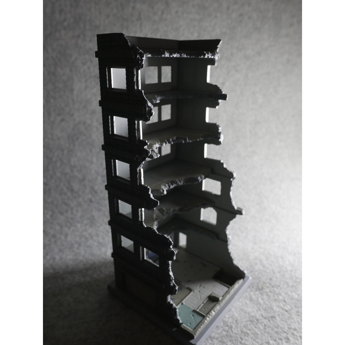 TomyTec DCM02 1/144 Dio Com Destroyed Building A | 4543736311850