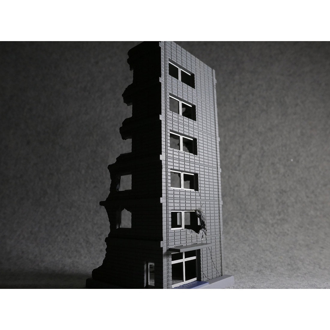TomyTec DCM02 1/144 Dio Com Destroyed Building A | 4543736311850