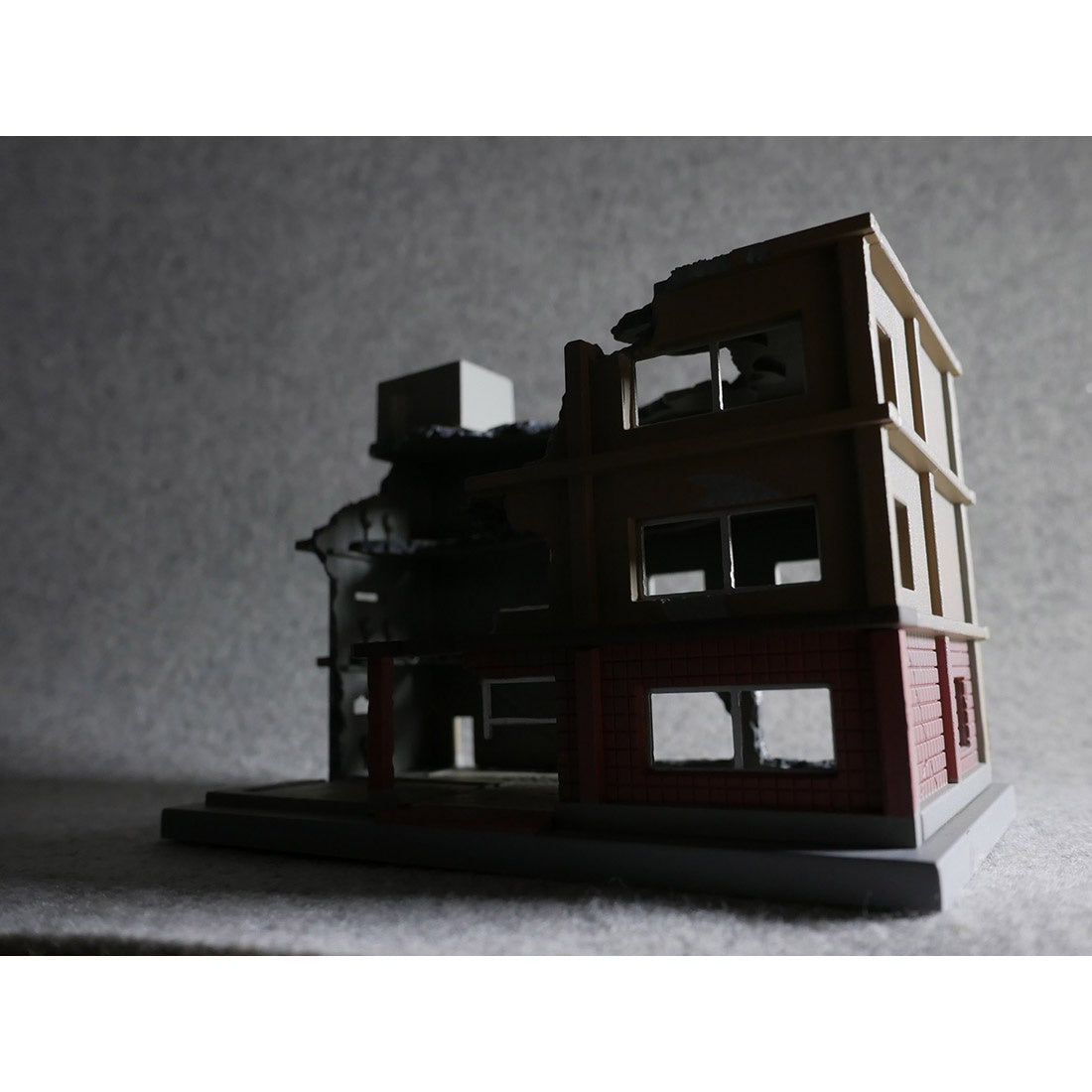 TomyTec DCM03 1/144 Dio Com Destroyed Building B | 4543736311867