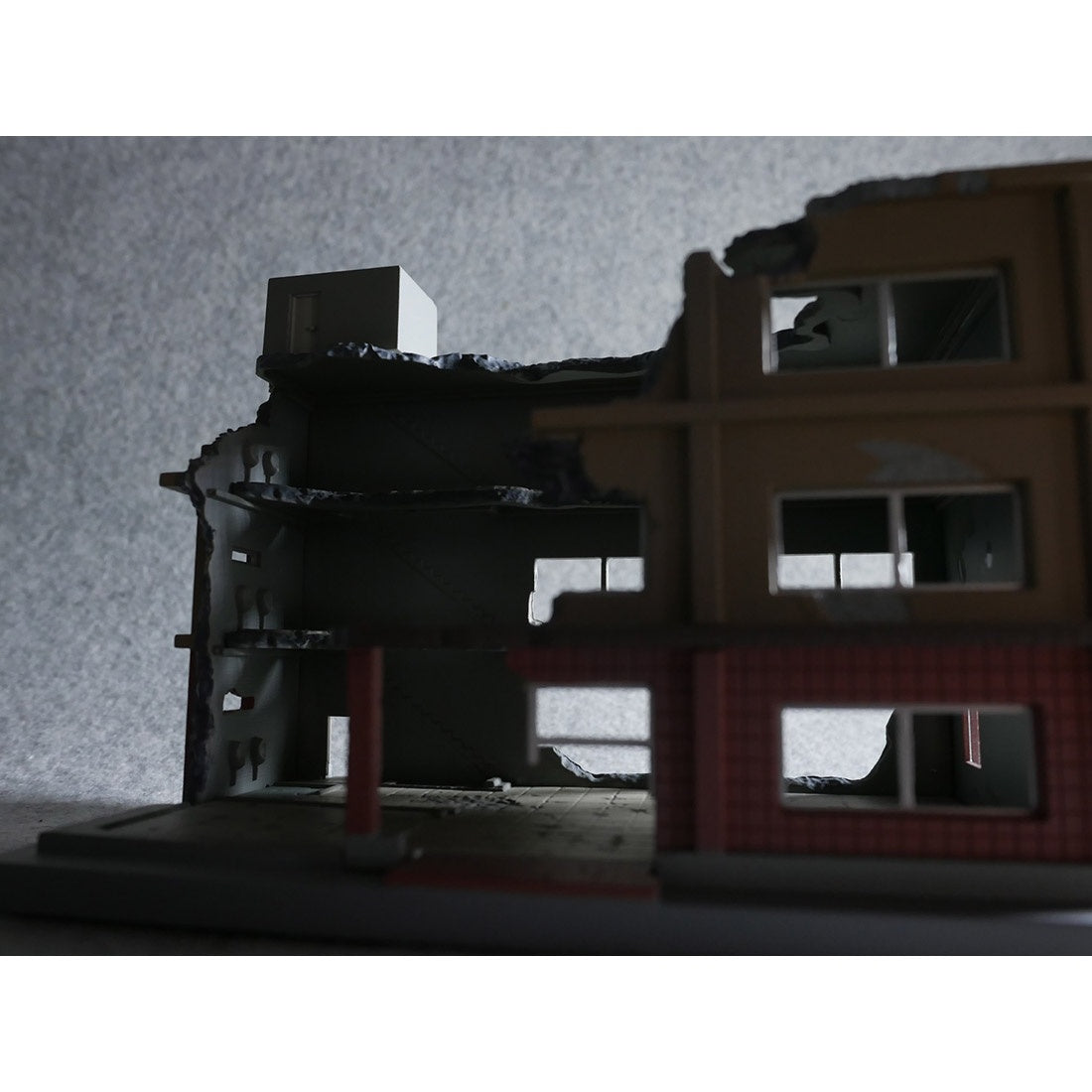 TomyTec DCM03 1/144 Dio Com Destroyed Building B | 4543736311867