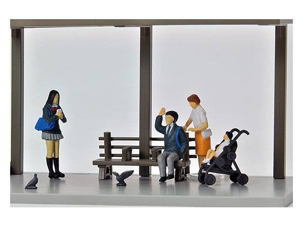 TomyTec Diocolle 64 1/64 #Car Snap 05a Bus Stop with 4 figures | 4543736312369