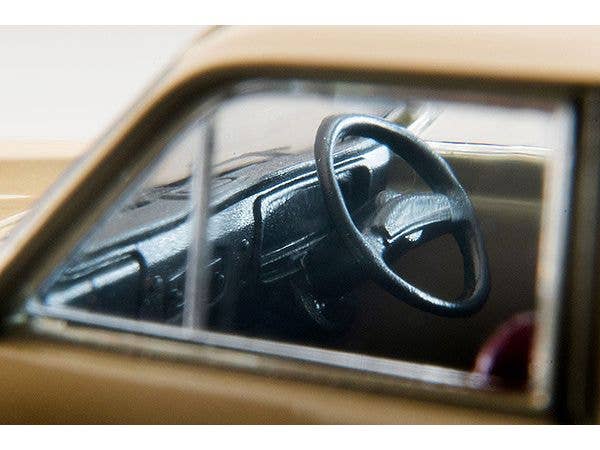 Tomica Limited Vintage 1/64 LV-195D Datsun 1300 Truck Light Brown With Figures | 4543736318361