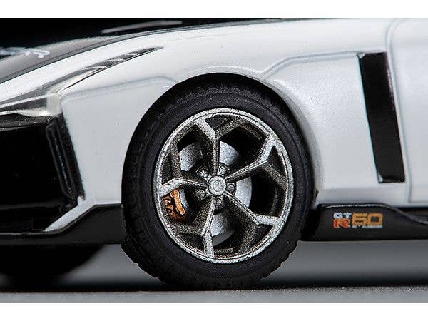 Tomica 1/64 Limited Vintage Neo LV-N Nissan GT-R50 by Italdesign Test Car White | 4543736321361