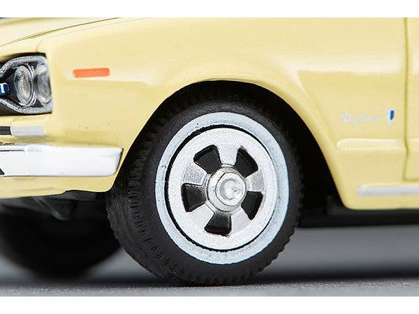 Tomica Limited Vintage 1/64 LV-202a Nissan Skyline 2000GT Yellow/Black 1970 model | 4543736324263