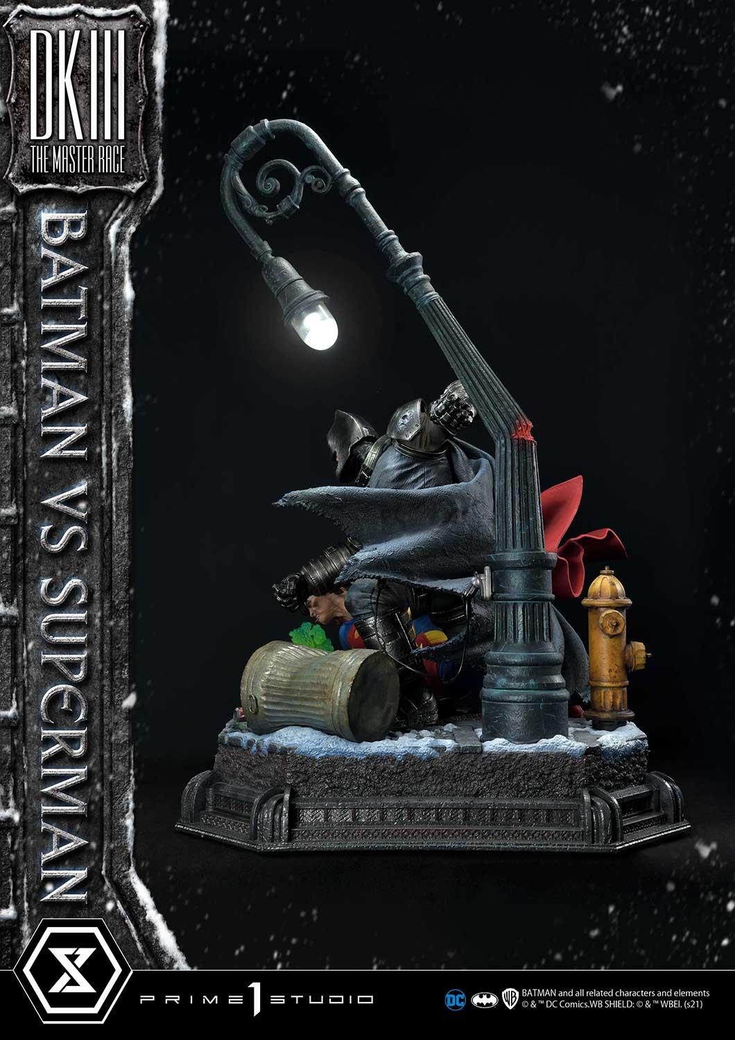 Ultimate Diorama Masterline Batman:The Dark Knight Returns (Comics) Batman versus Superman Deluxe Version