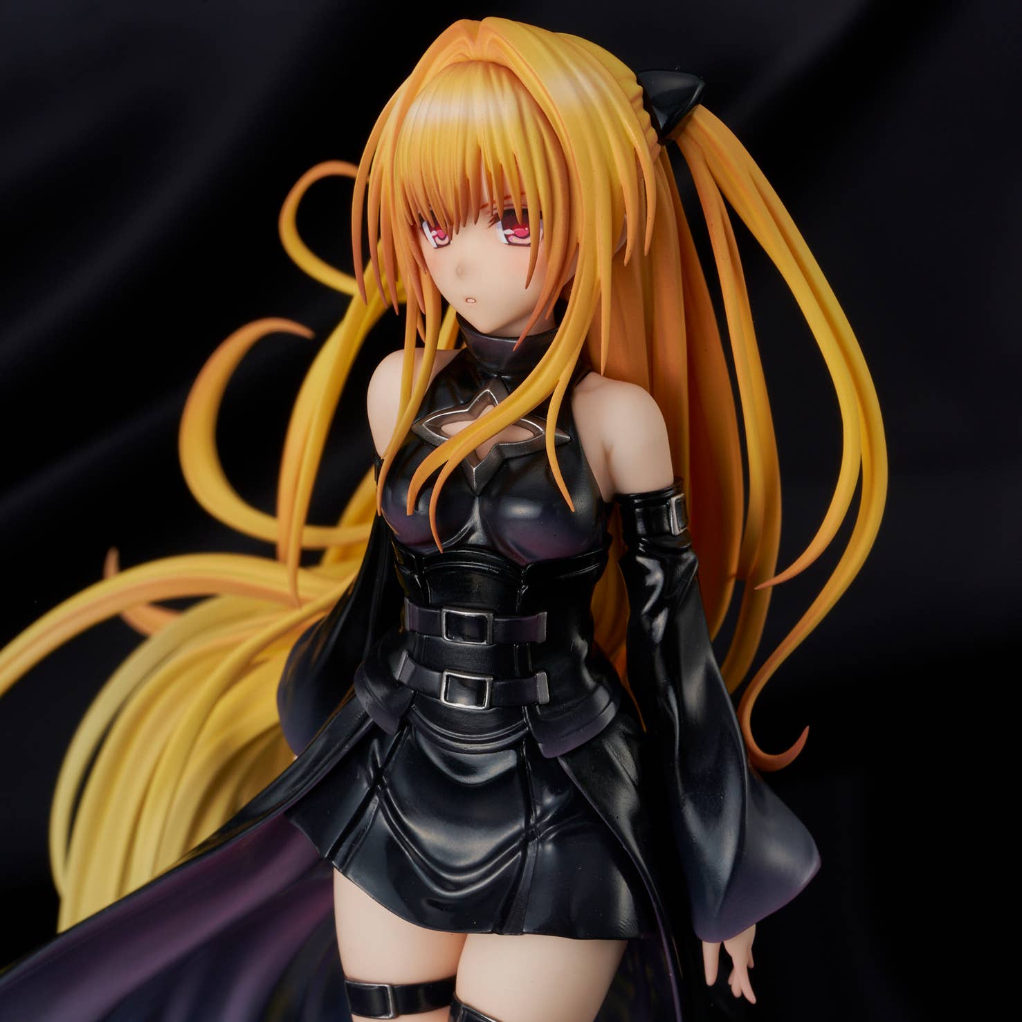 To LOVE-Ru Darkness â Golden Darkness Black Trans Ver. | 4589642715016