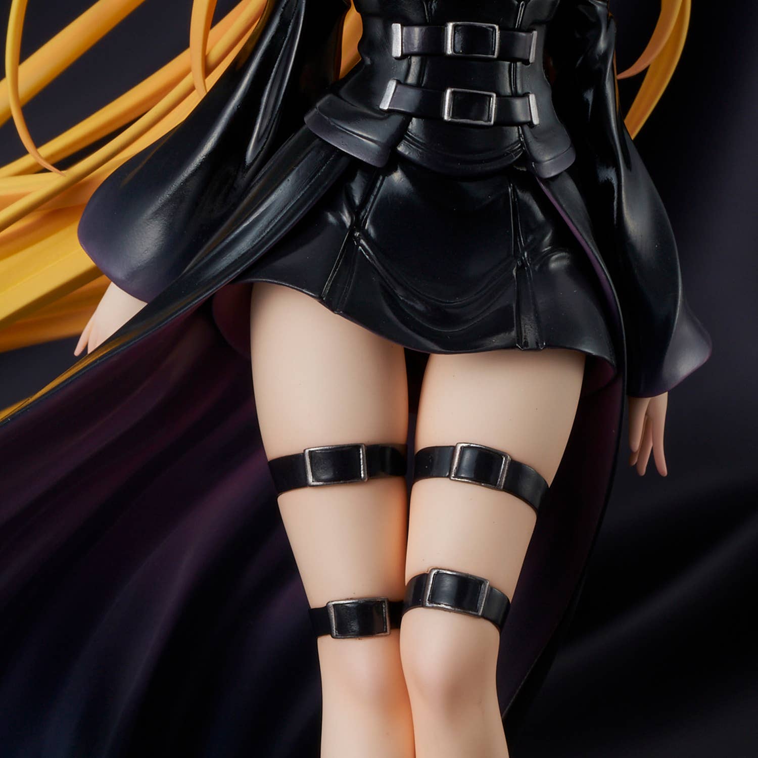 To LOVE-Ru Darkness â Golden Darkness Black Trans Ver. | 4589642715016
