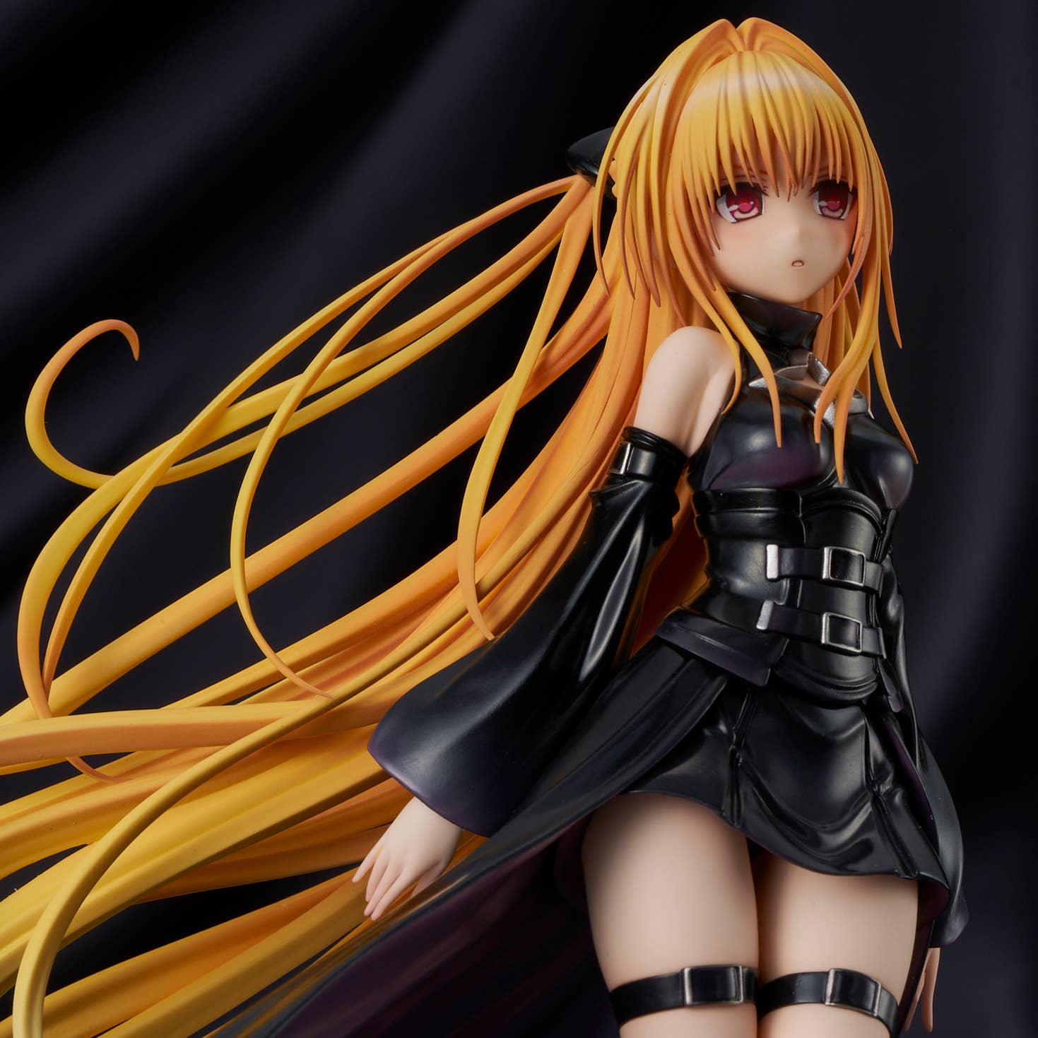 To LOVE-Ru Darkness â Golden Darkness Black Trans Ver. | 4589642715016