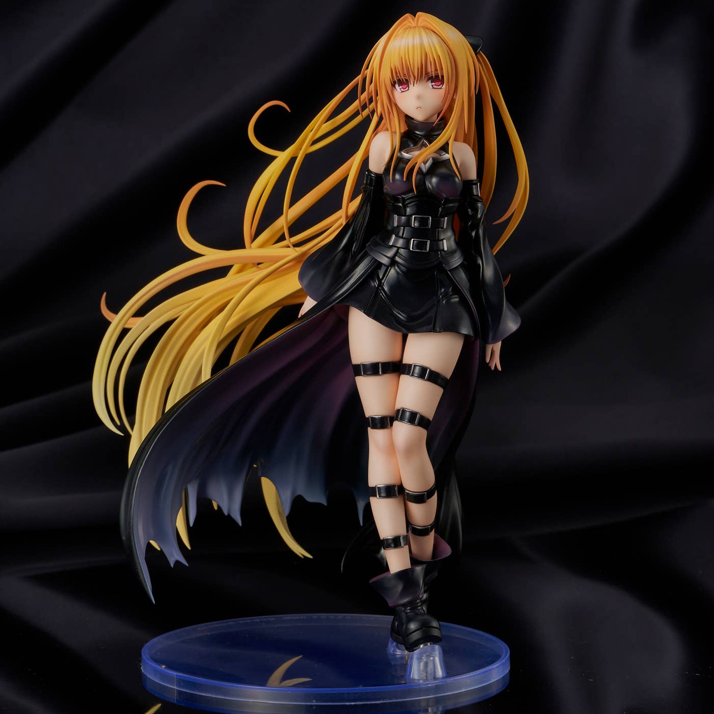 To LOVE-Ru Darkness â Golden Darkness Black Trans Ver. | 4589642715016