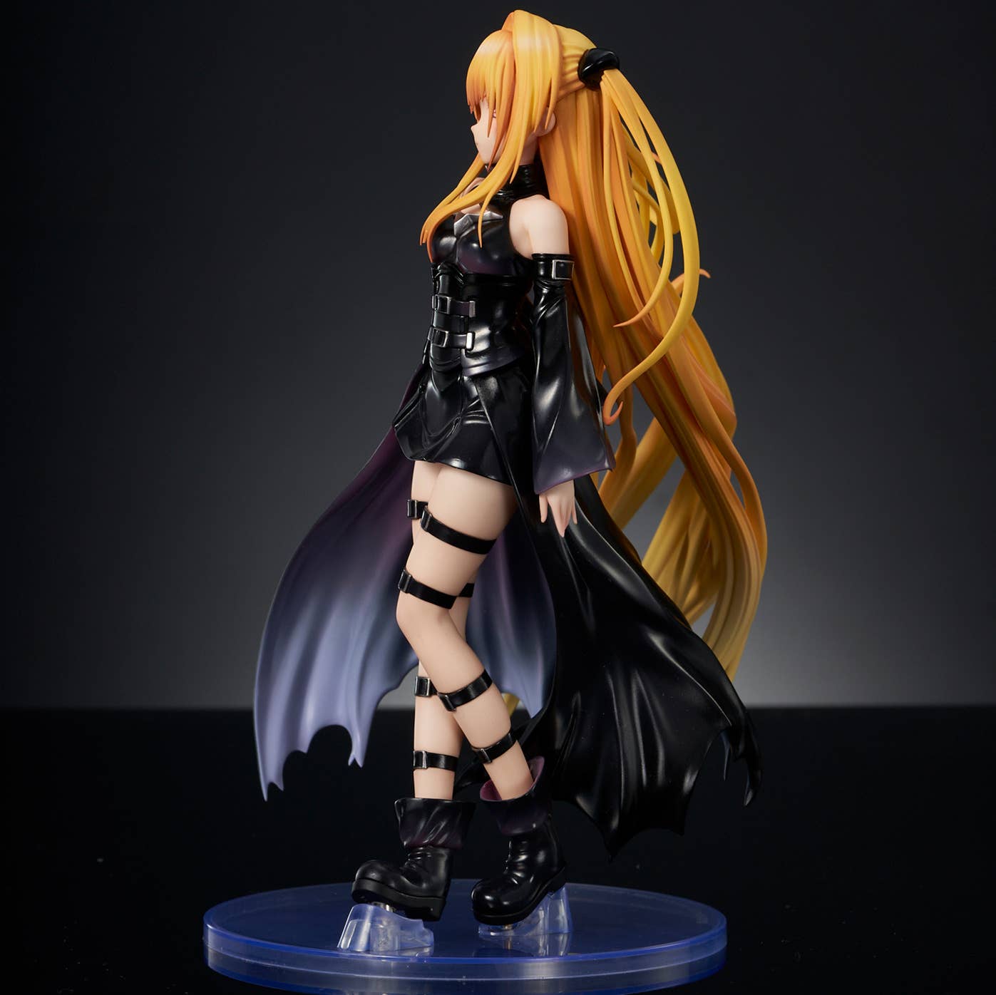 To LOVE-Ru Darkness â Golden Darkness Black Trans Ver. | 4589642715016