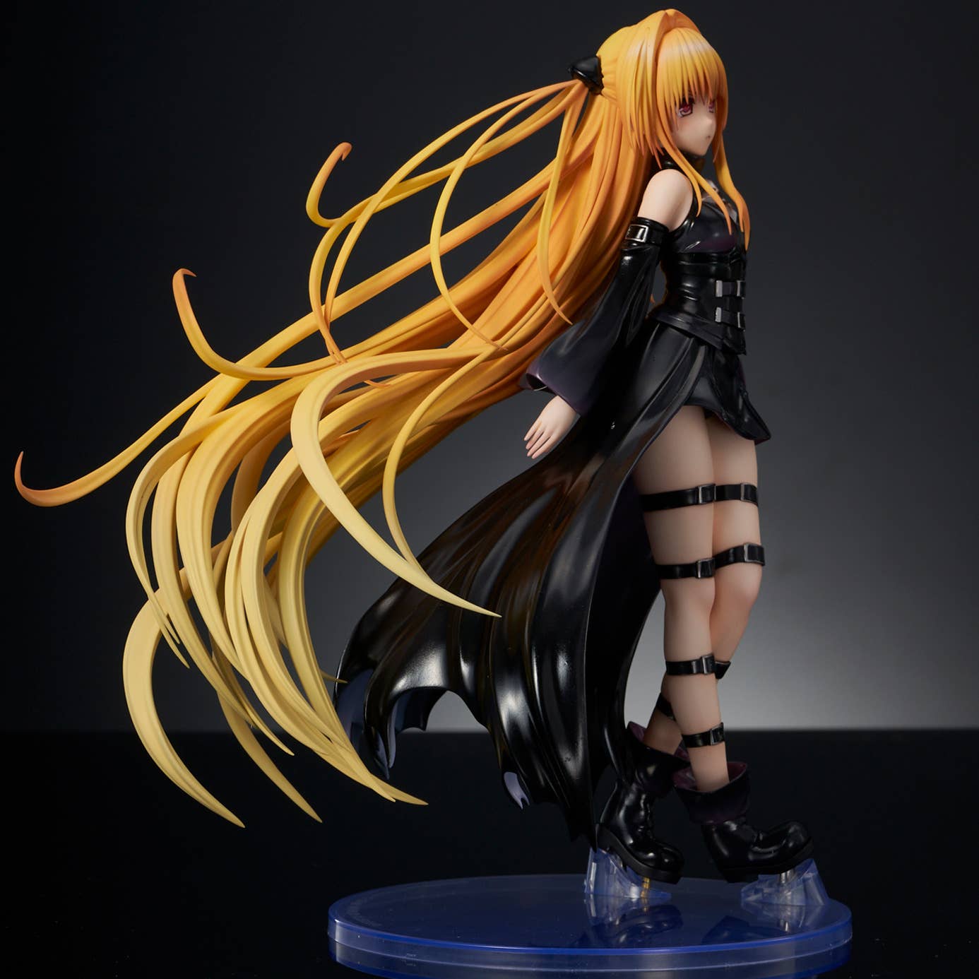 To LOVE-Ru Darkness â Golden Darkness Black Trans Ver. | 4589642715016