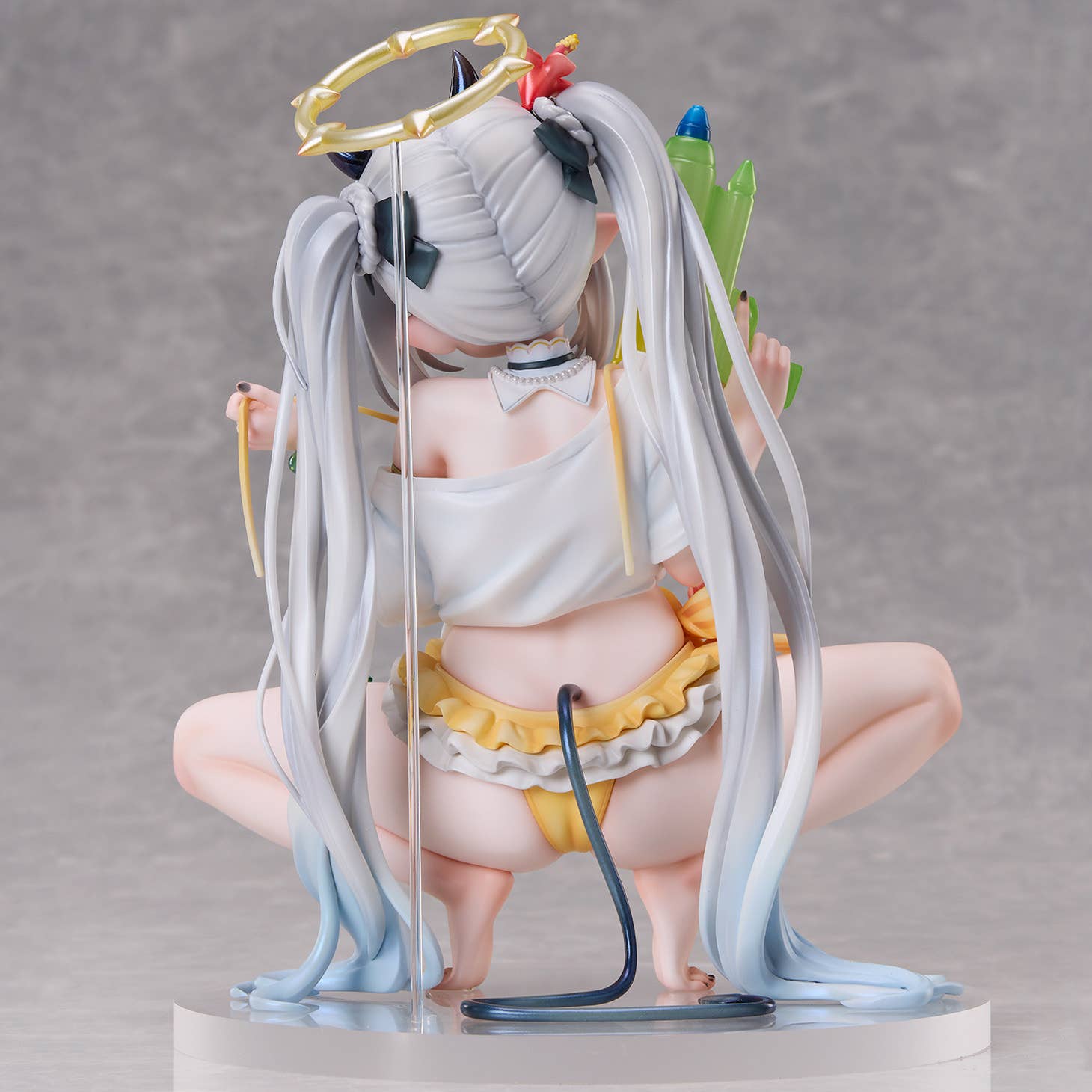 Chihiro Illustration “Silver-Haired Girl” 1/6 Scale Complete Figure | 4589642716099