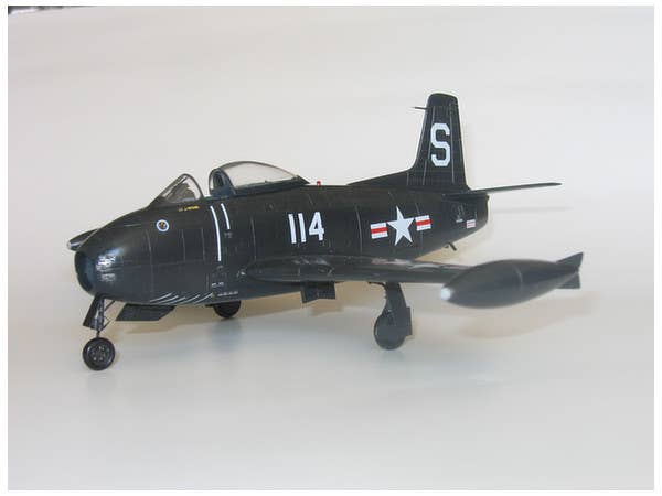 Valom 1/72 N.A. FJ-1 Fury | 8594054290750