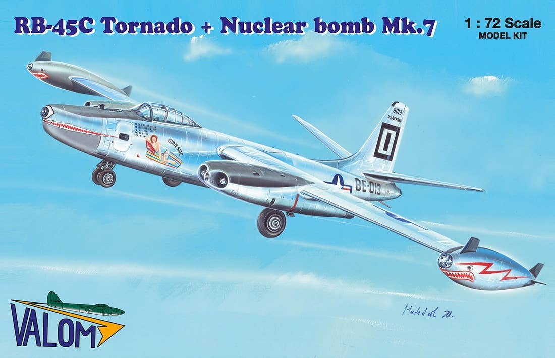 Valom 1/72 N.A. RB-45C Tornado + Mark 7 nuclear bomb | 8594054291221