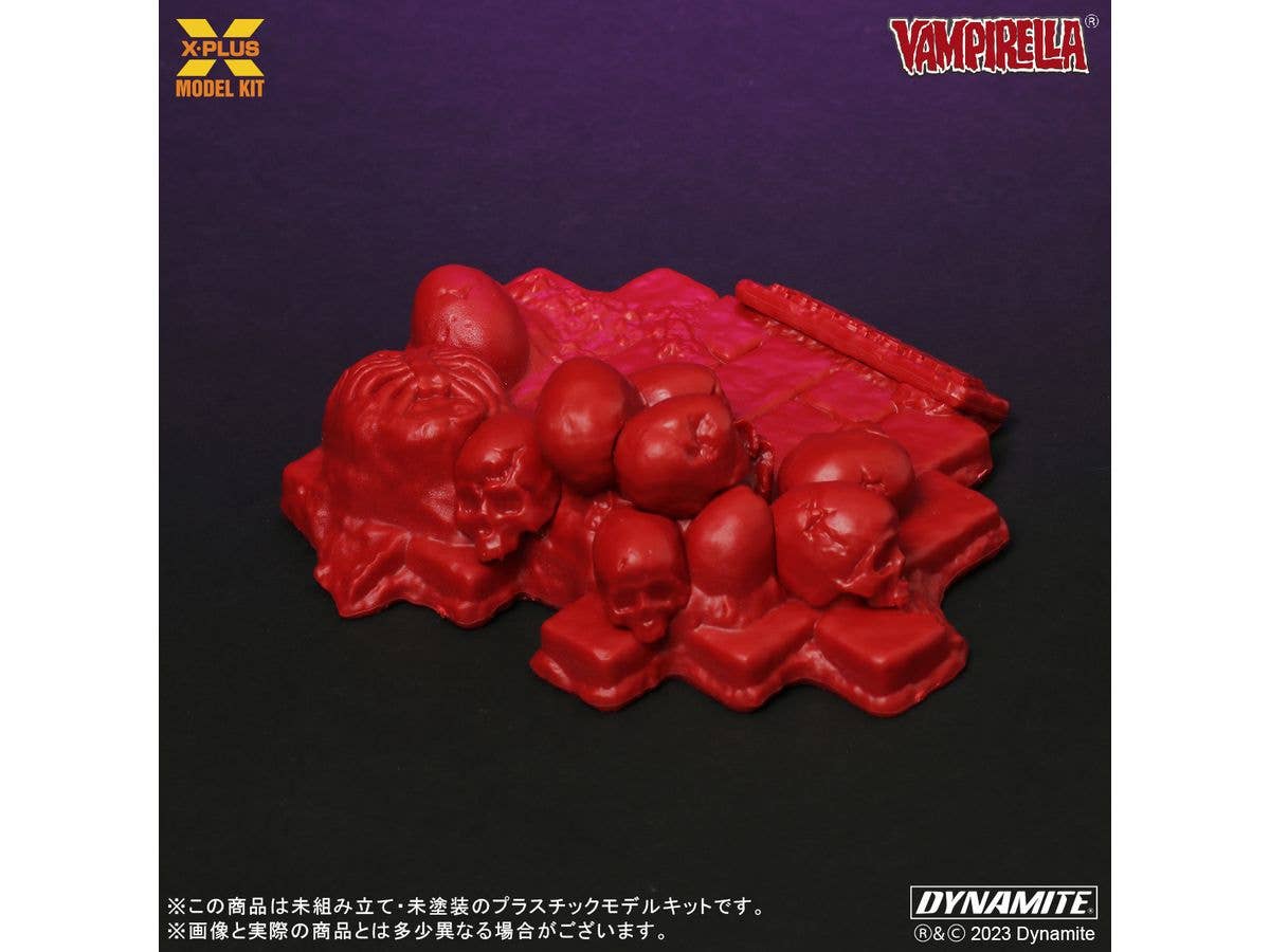 X-Plus 1/8 Vampirella Jose Gonzalez Edition (Glows In The Dark) Plastic Model Kit | 4532149022354