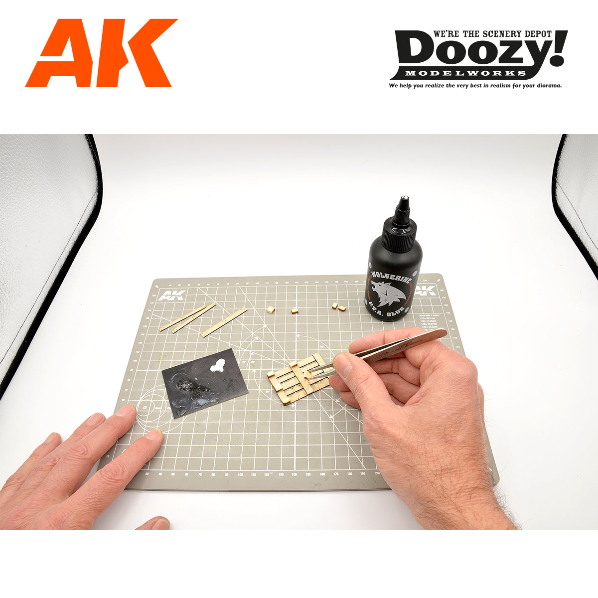 Doozy 1/24 Wooden Euro Pallet, 5 Units | 8435568328976