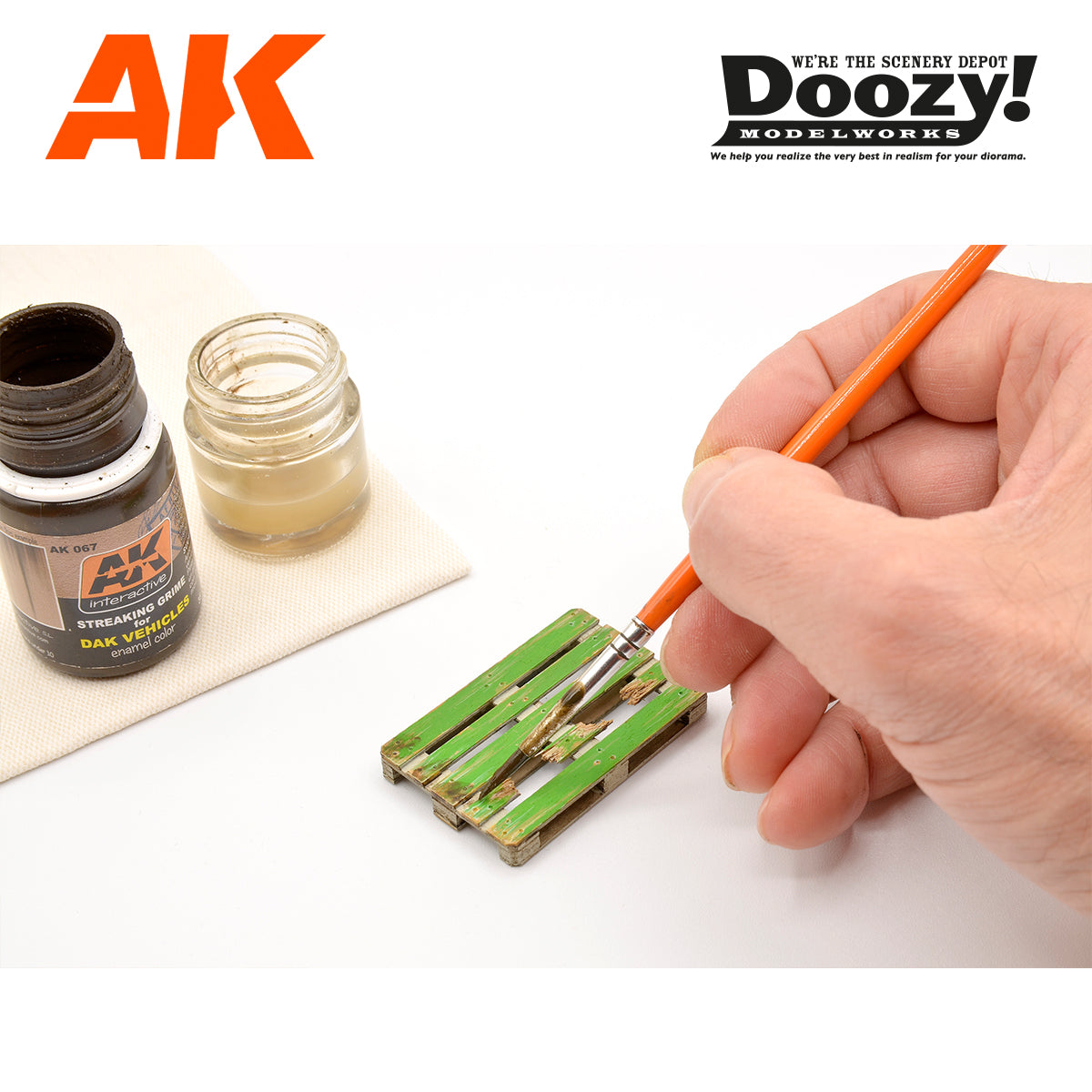 Doozy 1/24 Wooden Euro Pallet, 5 Units | 8435568328976