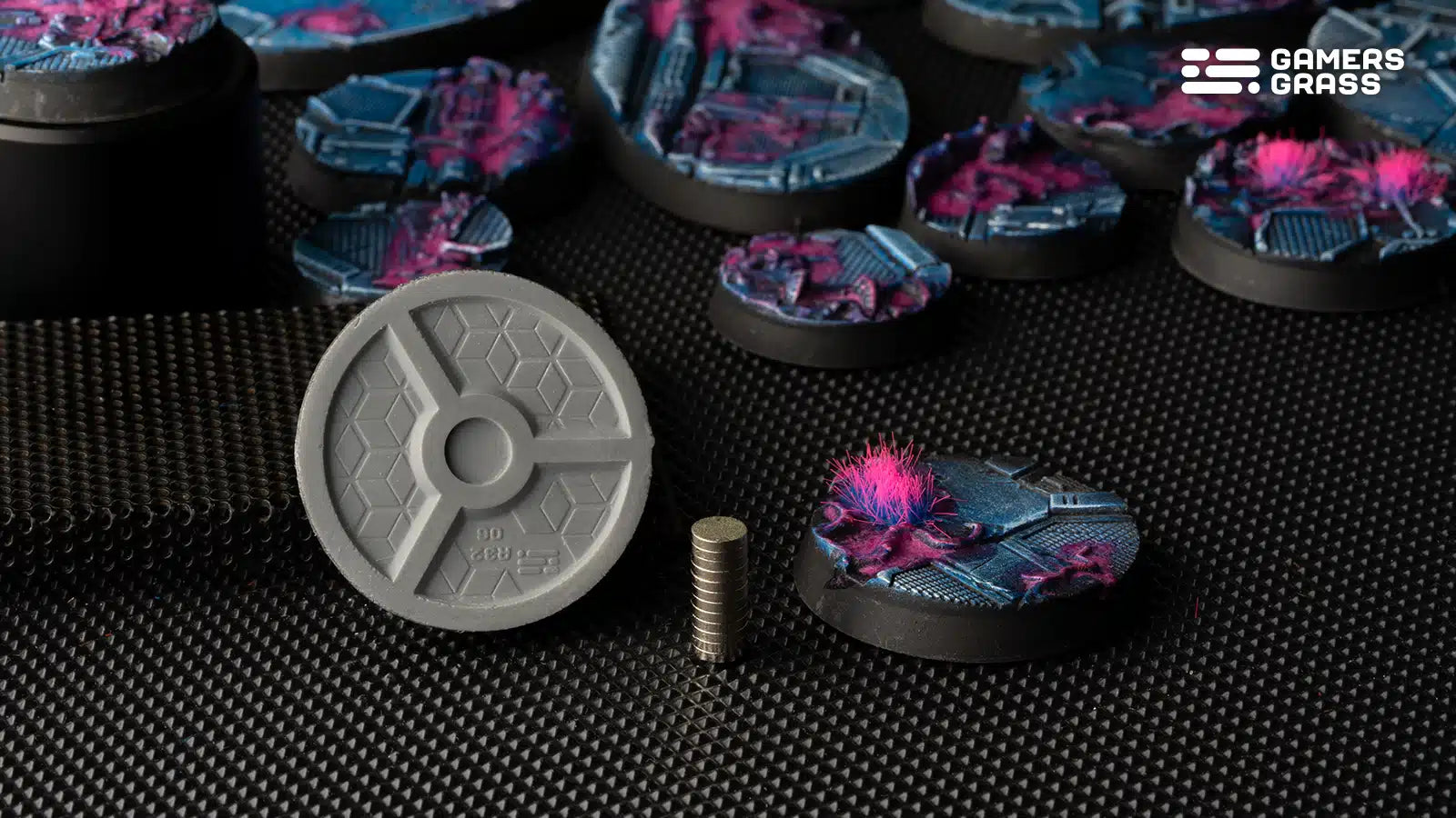 Gamers Grass Battle Ready Bases - Alien Infestation - Round 32mm (x8) | 738956790330