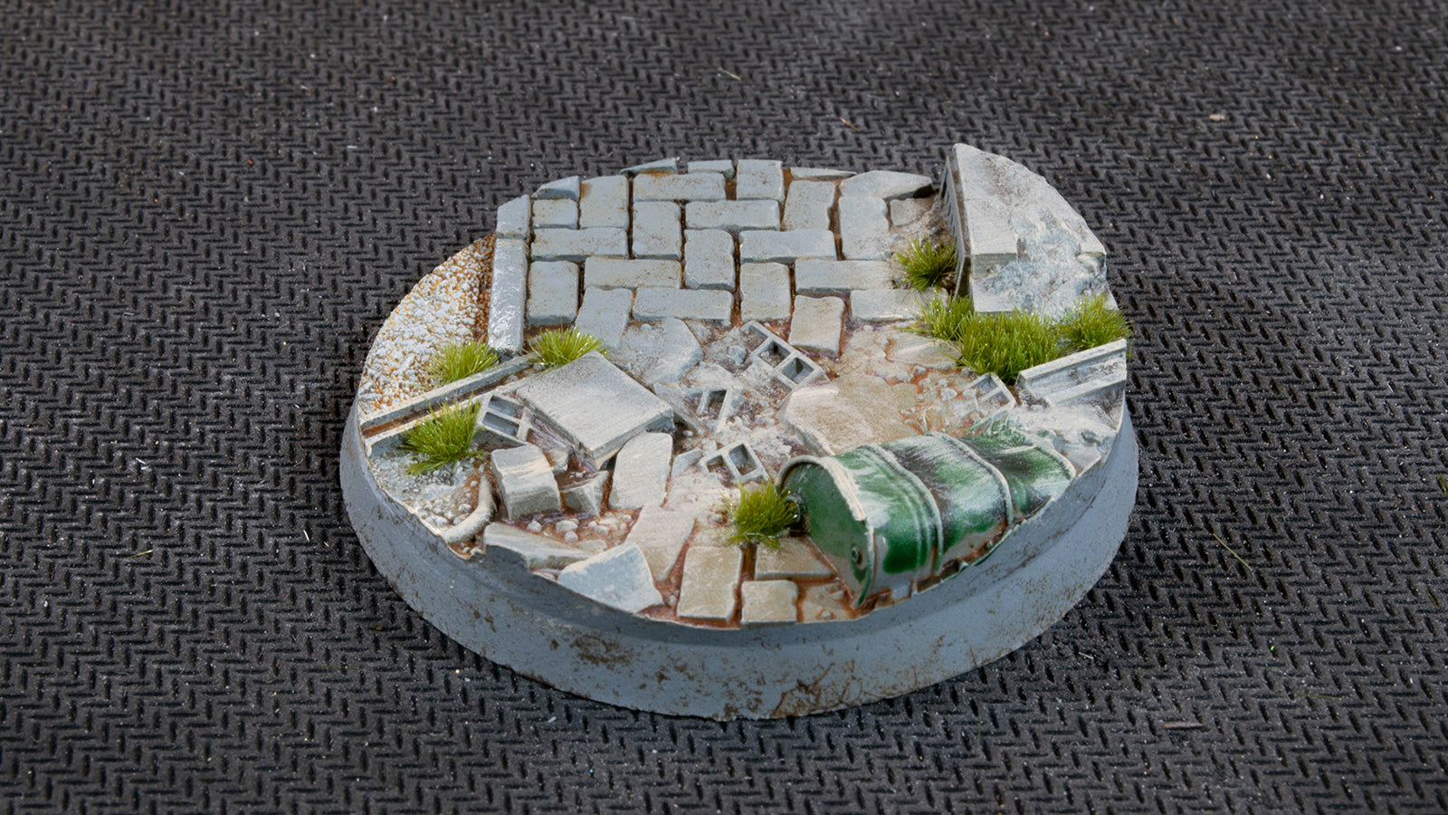 Gamers Grass Battle Ready Bases - Urban Warfare - Round 50mm (x3) | 738956789372