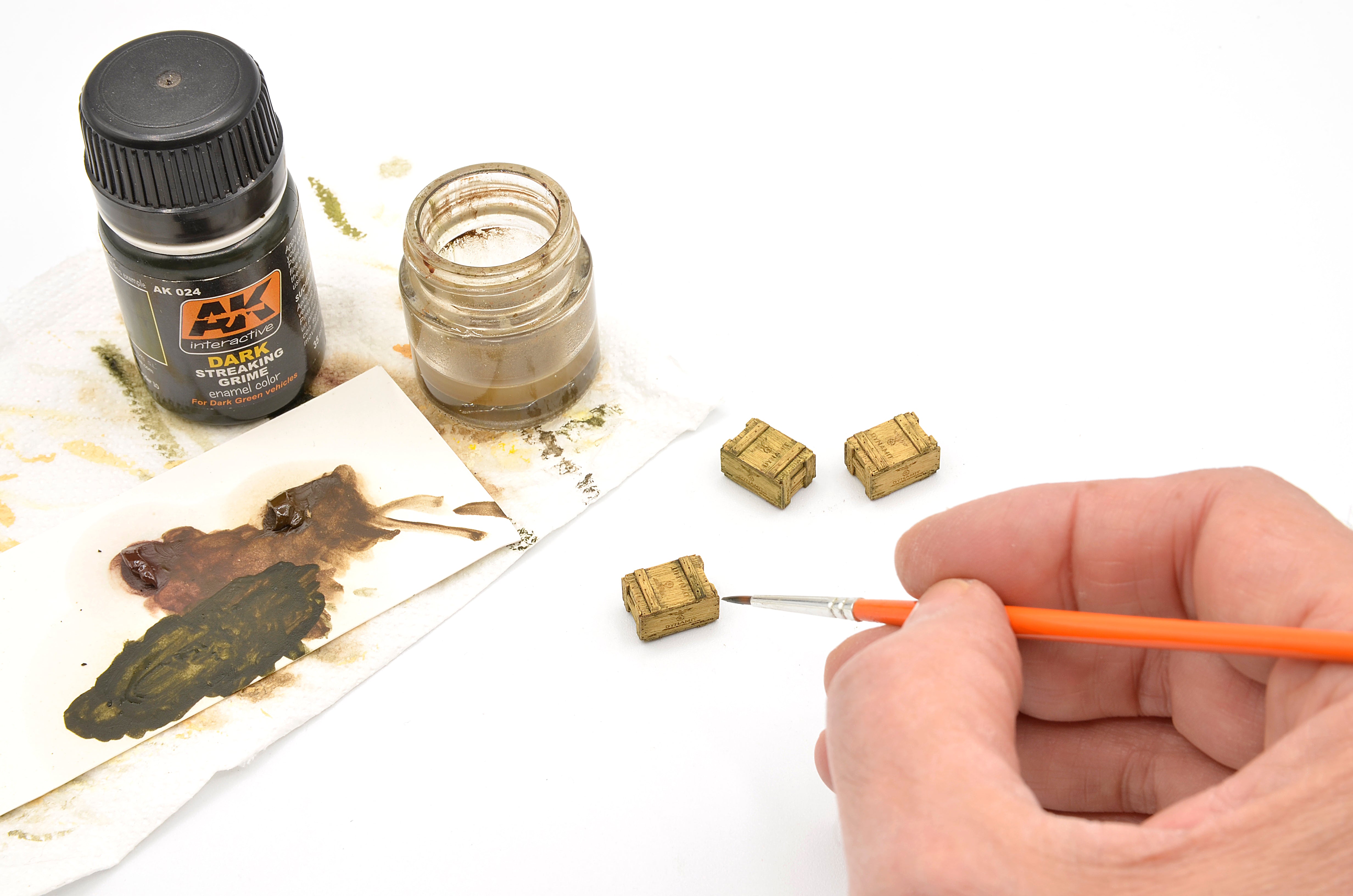 AK Interactive 1/35 Wooden Box 002 Dynamit, 8 Units | 8435568328945